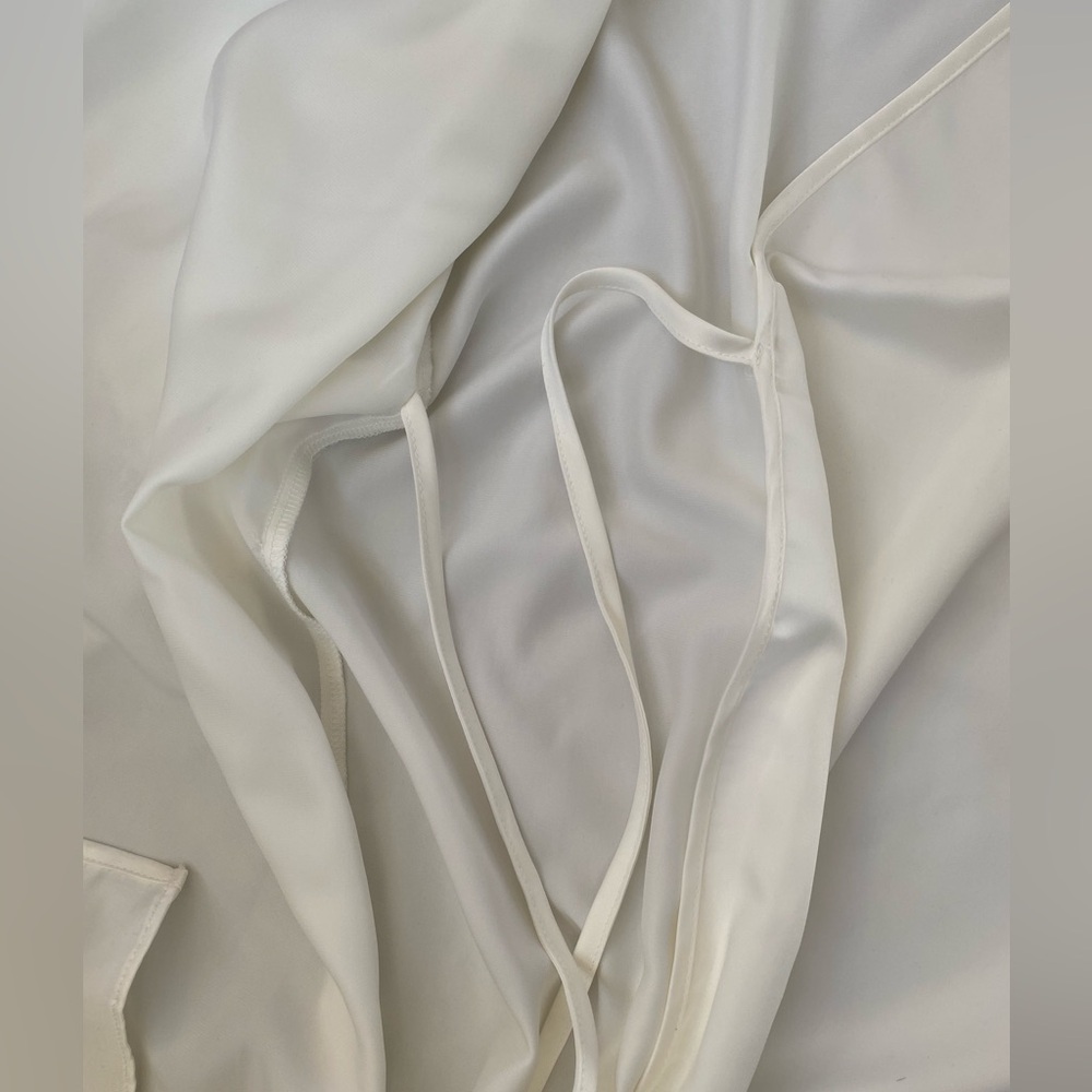 NET Flora Nikrooz Satin & Lace Robe - Picture 5 of 8
